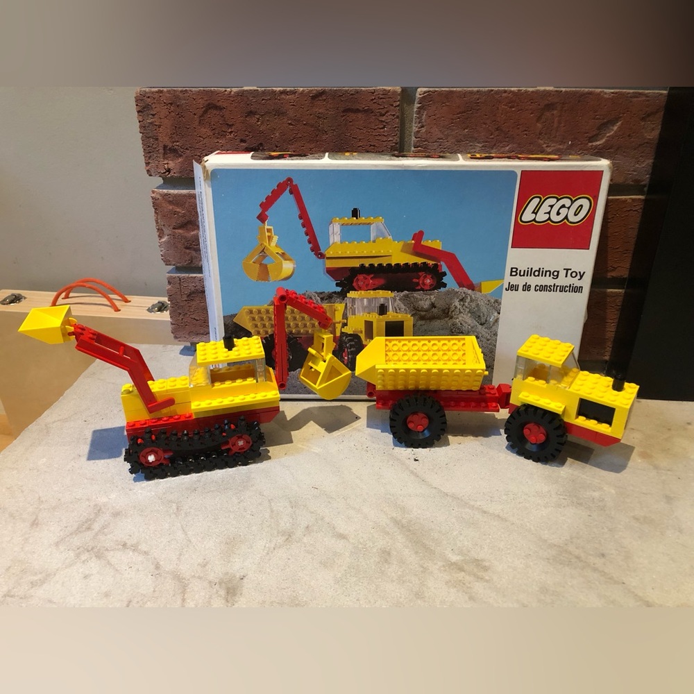 Vintage LEGO Construction Building Toy Set